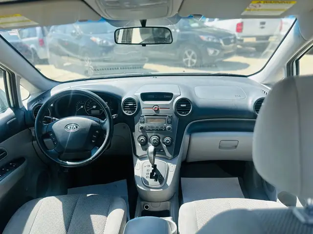 2008 KIA Rondo LX in Cars & Trucks in Edmonton - Image 14