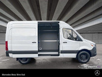Mercedes-Benz Rive-Sud, la destination Mercedes-Benz par excellence. Bienvenue en première classe. D... (image 5)