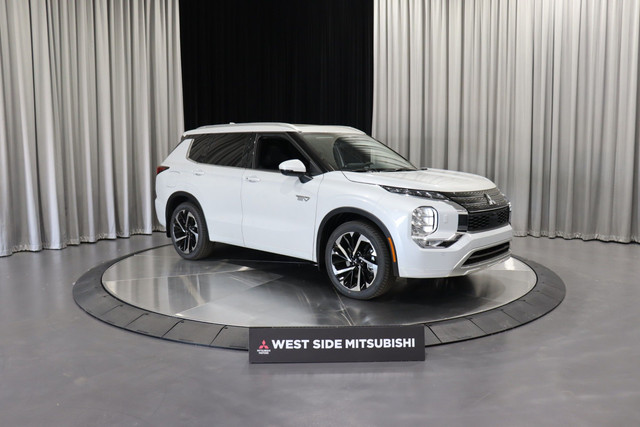 2025 Mitsubishi Outlander PHEV GT in Cars & Trucks in Edmonton