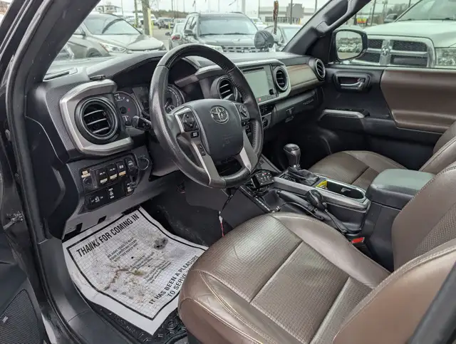 2016 Toyota Tacoma LIMITED in Cars & Trucks in London - Image 15