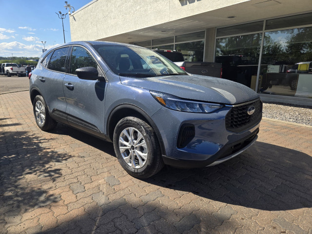 2025 Ford Escape ACTIVE | PREM TECH PKG | TECH PKG #1 | COLD PKG in Cars & Trucks in Calgary - Image 2