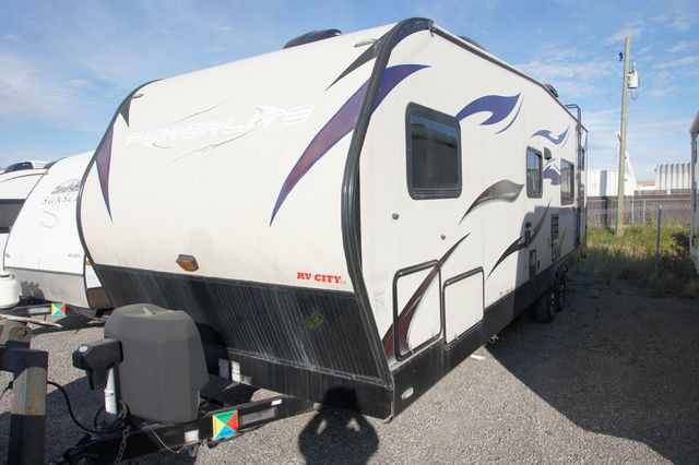 2013 Pacific Coachworks 28FSX in Travel Trailers & Campers in Red Deer - Image 4