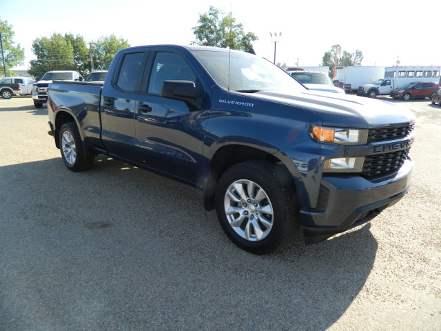 2019 Chevrolet Silverado 1500 Custom 4x4 / Double cab four door  in Cars & Trucks in Edmonton - Image 2