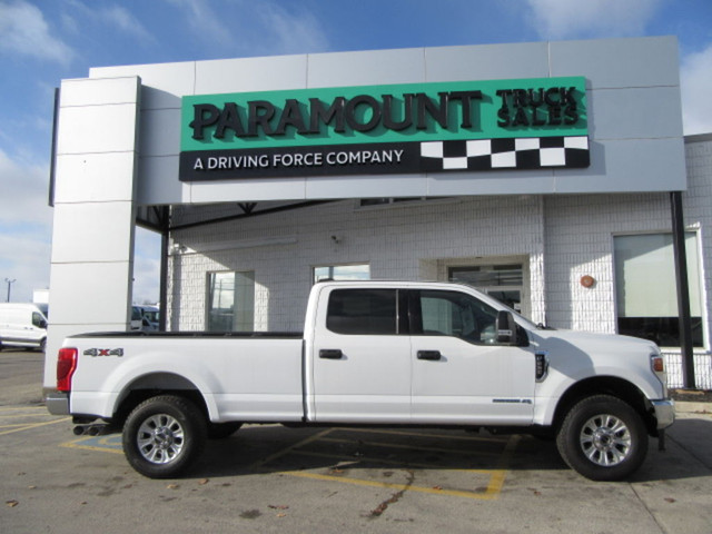 2022 Ford F-250 DIESEL CREW CAB XLT TRIM 4X4 WITH 8 FT LONG BOX in Cars & Trucks in Oakville / Halton Region - Image 2