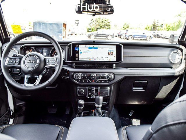 2025 Jeep Wrangler Sahara 4 Door Sky Roof Safety Grp 12.3Display in Cars & Trucks in Mississauga / Peel Region - Image 4