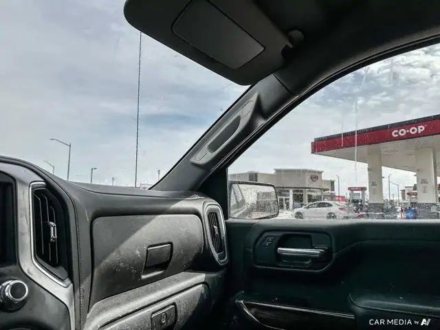 2021 GMC Sierra 1500 Elevation 5.3L Crew Cab | Heated Seats And in Cars & Trucks in Winnipeg - Image 10