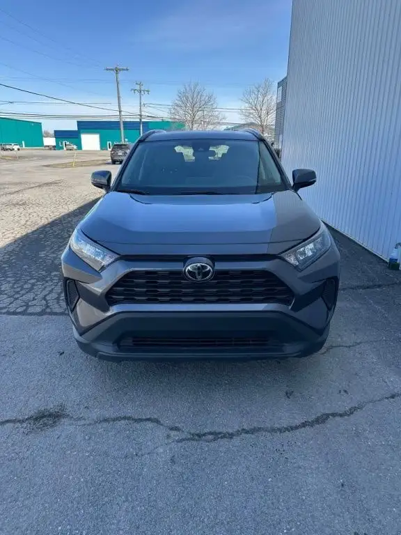2021 Toyota RAV4 LE in Cars & Trucks in Longueuil / South Shore - Image 10