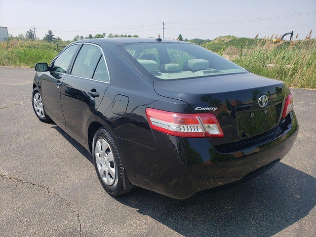 2011 Toyota Camry 4dr Sdn I4 Auto LE in Cars & Trucks in Hamilton - Image 3