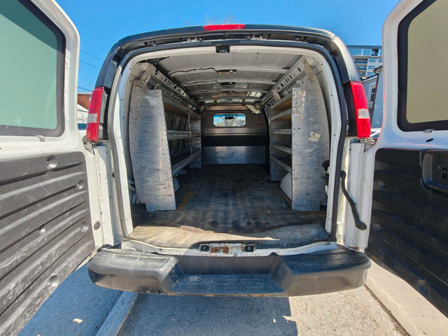 2018 Chevrolet Express 2500 Work Van 2500 3/4 TON CARGO VAN in Cars & Trucks in Ottawa - Image 3