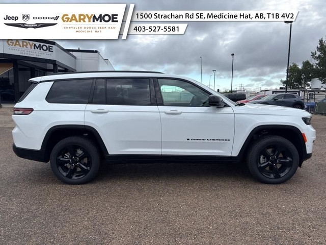 2025 Jeep Grand Cherokee L Limited - Sunroof in Cars & Trucks in Medicine Hat - Image 2
