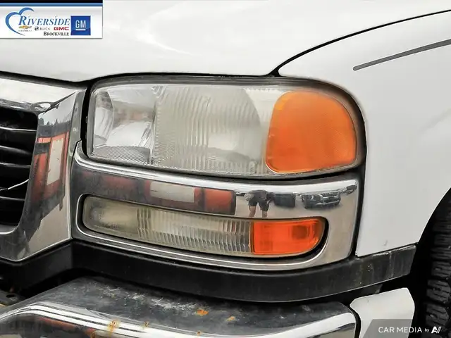 2006 GMC Sierra 2500HD SL in Cars & Trucks in Brockville - Image 9