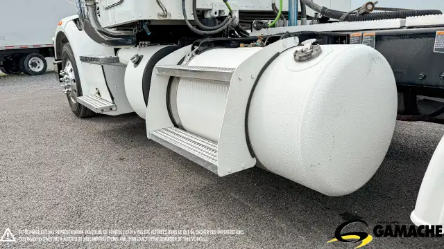 2023 PETERBILT 567 HIGHWAY / SLEEPER TRUCK / TRACTOR in Heavy Trucks in Chilliwack - Image 16