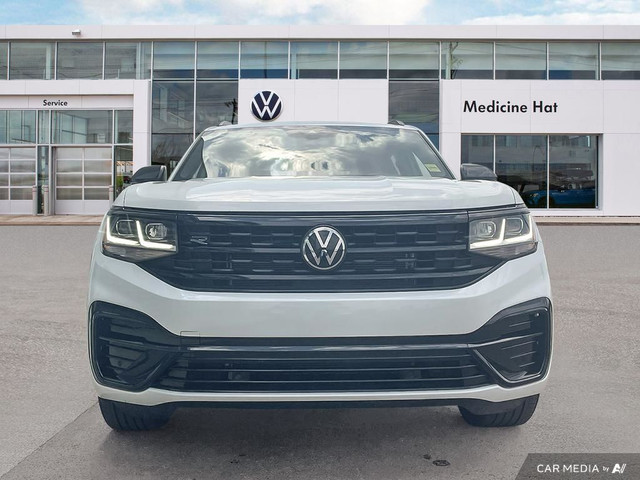 2023 Volkswagen Atlas Cross Sport Highline in Cars & Trucks in Medicine Hat - Image 2