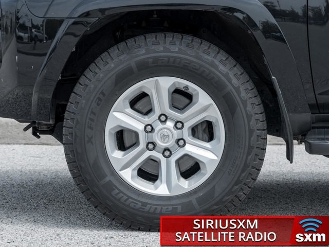 2021 Toyota 4Runner - Sunroof - Apple CarPlay in Cars & Trucks in Markham / York Region - Image 4