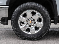 4 X 4 Engine: DURAMAX 6.6L TURBO-DIESEL V8 8 - Cyl Other Equipment 4 X 4 (image 6)