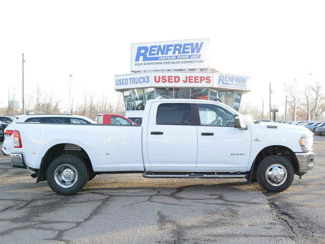 2023 Ram 3500 Big Horn Dually, AISIN, Nav, Remote Start in Cars & Trucks in Calgary