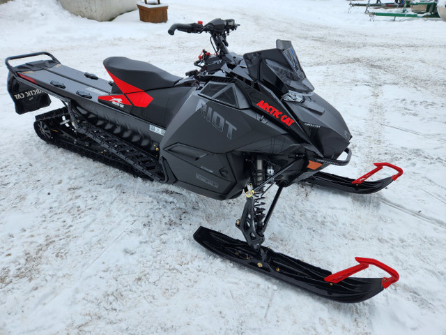 2024 Arctic Cat RIOT 600 146 ATC 1.75 in Snowmobiles in Gatineau - Image 3