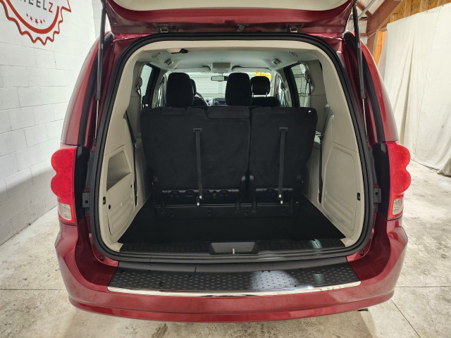 2014 Dodge Grand Caravan in Cars & Trucks in Windsor Region - Image 4