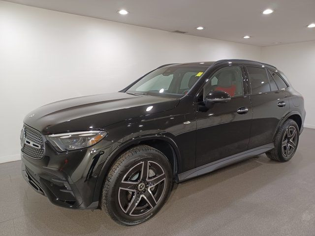 2025 Mercedes-Benz GLC 350e Plug-In Hybrid in Cars & Trucks in Regina - Image 2