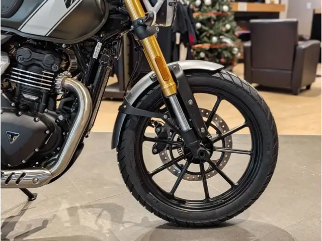 2025 Triumph Scrambler 400 X // Matte Khaki Green/Fusion White in Dirt Bikes & Motocross in Winnipeg - Image 5