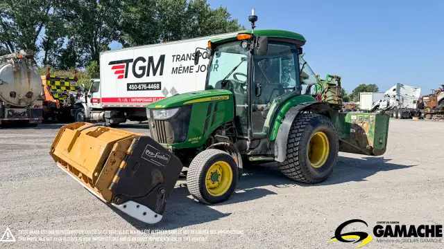 2015 JOHN DEERE 4066R COMPACT UTILITY TRACTOR WITH SNOWBLOWER in Heavy Trucks in Oshawa / Durham Region - Image 2