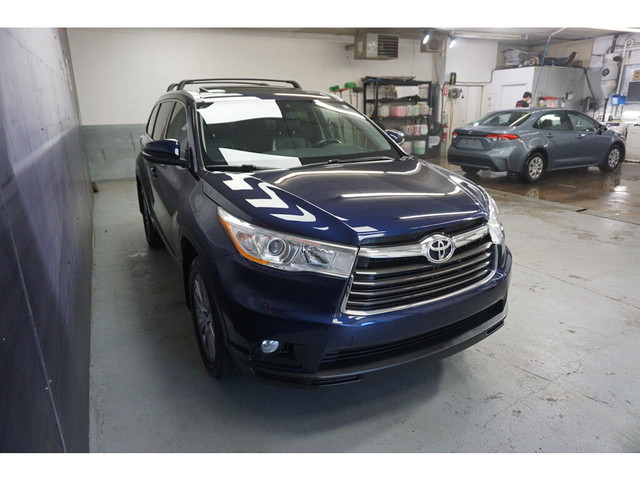  2016 Toyota Highlander XLE AWD 8 PASSAGERS + CUIR TOIT + GPS NA in Cars & Trucks in Lévis - Image 4