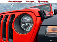 Apple Carplay / Android Auto, Clean CarFax, No Accidents, 4WD, Alloy wheels, Electronic Stability Co... (image 5)