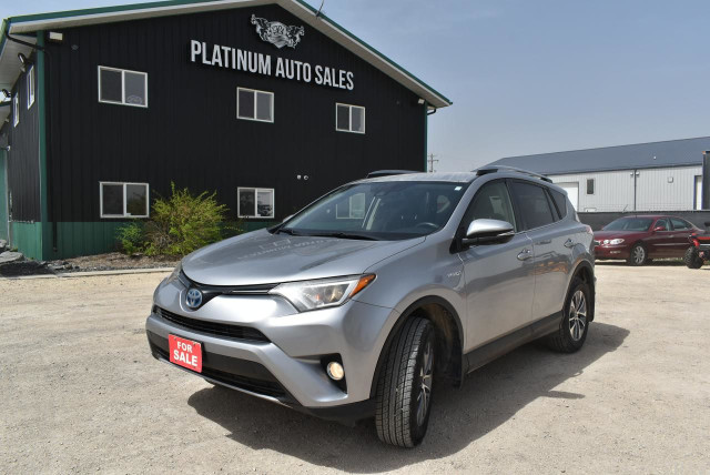 2018 Toyota RAV4 AWD Hybrid LE+ in Cars & Trucks in Winnipeg - Image 2