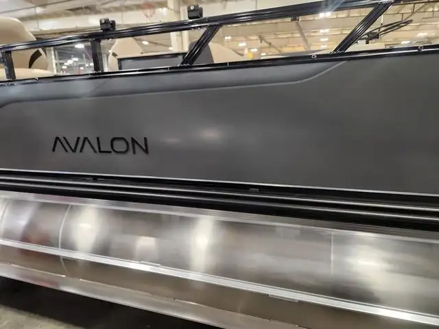 2025 Avalon Pontoons Venture 85 Rear Fish 23 FT in Powerboats & Motorboats in Saskatoon - Image 5