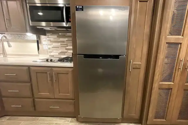 2022 Thor Miramar 35.2 – Pre-Owned Class A Motorhome.  in RVs & Motorhomes in Red Deer - Image 31