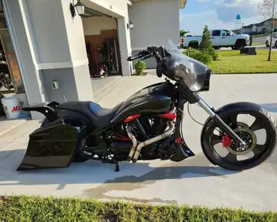 APPLY NOW: https://www.ridecollective.ca/get-pre-approved The 2001 YAMAHA ROAD STAR BAGGER is a cust...