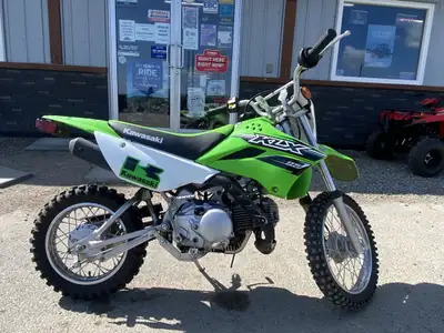 This is an awesome little bike ready for the kids to get on and go for the summer. It in amazing sha...
