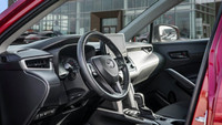 *Blind Spot Detection, Heated Steering Wheel, Heated Seats, Apple CarPlay, Android Auto! * Offering... (image 8)