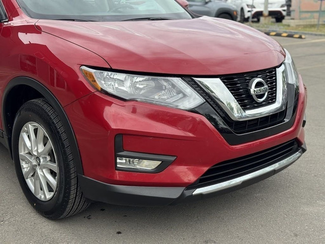 2017 Nissan Rogue SV w/ AWD in Cars & Trucks in Calgary - Image 4