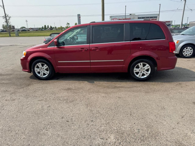 2016 Dodge Grand Caravan CREW, STOWNGO, CAM, ONLY 168KMS, 7 PASS in Cars & Trucks in London - Image 2