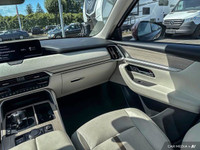 This Mazda CX-90 MHEV boasts a Intercooled Turbo Gas/Electric I-6 3.3 L/200 engine powering this Aut... (image 9)