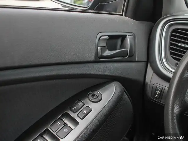 2014 Kia Optima LX in Cars & Trucks in London - Image 21