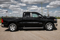 This Ram 1500 has a strong Gas/Electric V-6 3.6 L/220 engine powering this Automatic transmission. W... (image 4)
