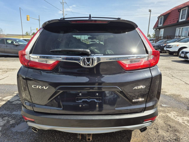 2017 Honda CR-V Touring in Cars & Trucks in London - Image 4