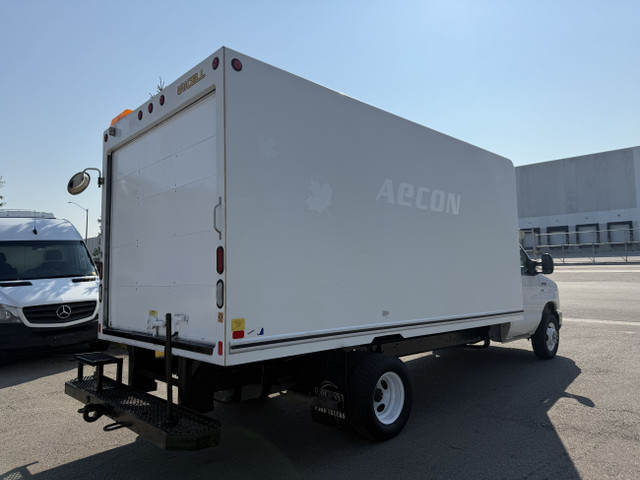 2018 Ford E-Series Cutaway E-450 -CUBE in Cars & Trucks in Oakville / Halton Region - Image 2