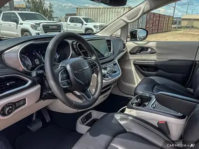2024 Chrysler Pacifica Touring-L | Apple Carplay | Heated Seats, View more