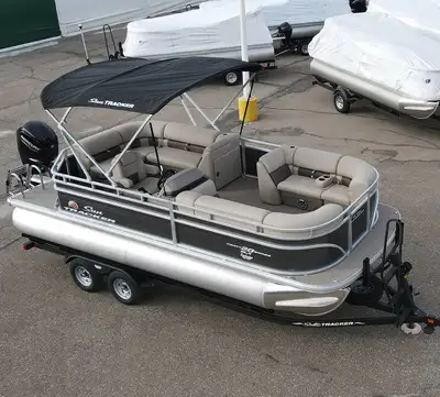 2024 PARTY BARGE 20 DLX - BEST PONTOON BOAT $67,995 -$8,000 [ FACTORY CLEARANCE SALE ] $59,995 OR $2...