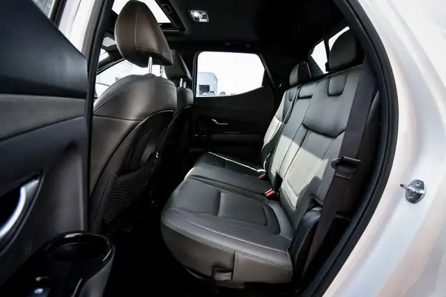 2024 Hyundai Santa Cruz Ultimate • SUNROOF • NAV • COOLED SEATS dans Autos et camions dans Cornwall - Image 29