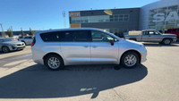 EXECUTIVE CROSSTOWN DEMO! This 2024 CHRYSLER VOYAGER LX has the following options Cloth Bucket Seats... (image 8)