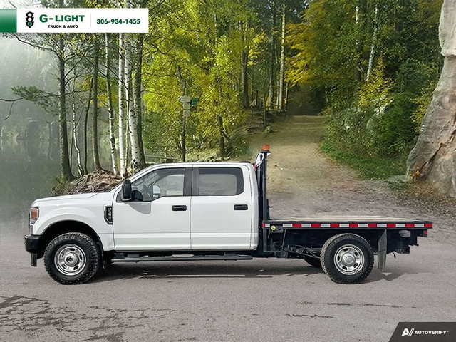  2021 Ford F-350 XLT 4WD Crew Cab 8' Box FLAT BED!!! in Cars & Trucks in Saskatoon - Image 3