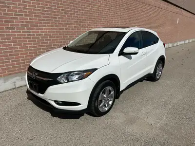 WHITE ON GREY CLOTH, NON SMOKER, NO ACCIDENTS, VERY CLEAN. VERY RELIABLE HONDA. NEW BRAKES, NEW TIRE...