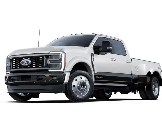 2025 Ford 4X4 Crew Cab Pickup 176WB King Ranch dans Autos et camions dans Ville de Régina - Image 2