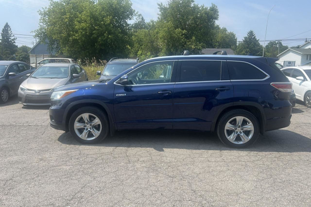 2015 Toyota Highlander Hybrid LIMITED in Cars & Trucks in Ottawa - Image 4