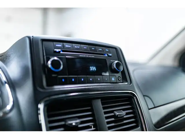 2015 Dodge Grand Caravan SE in Cars & Trucks in Calgary - Image 16