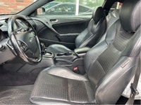 Double L Motors Ltd. Get ready to turn heads and enjoy an exhilarating drive with this 2014 Hyundai... (image 9)